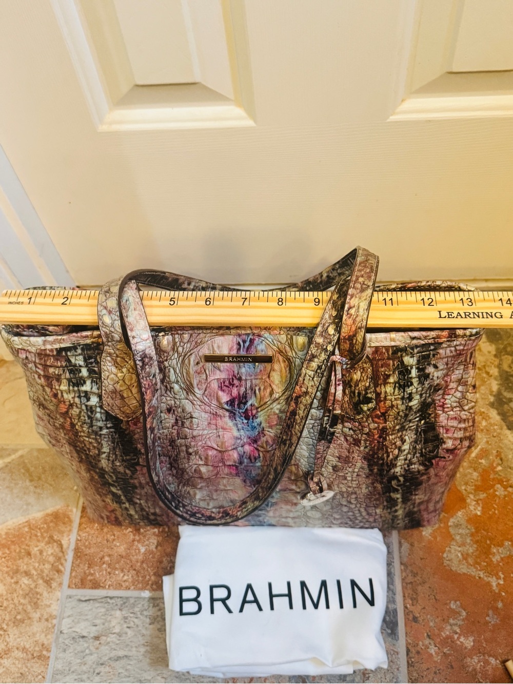 RARE! Collectors Vintage Brahmin Medium Julian Opal Croc Embossed Leather Tote! - Picture 15 of 16